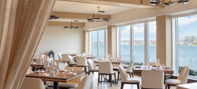 纽波特古尔尼海滨度假村(Newport Harbor Island Resort)图片