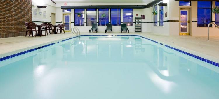 智选假日套房酒店堡阿特金森(Holiday Inn Express & Suites Fort Atkinson)图片