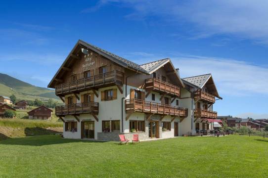 博索莱木屋原创之家酒店(传统木屋酒店)(Chalet-Hôtel le Beausoleil, the Originals Relais)