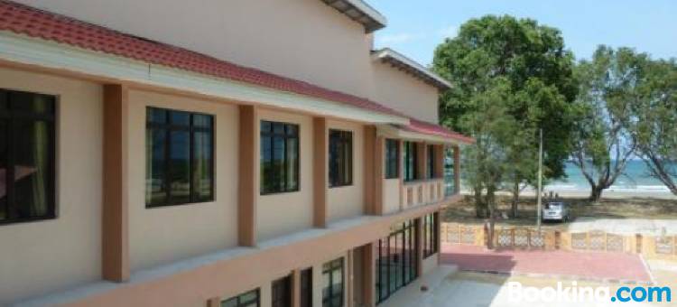 千巴卡海滩度假酒店(Cempaka Beach Resort)图片