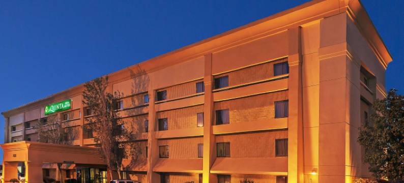 埃尔帕索西巴特利特拉昆塔温德姆套房酒店(La Quinta Inn & Suites by Wyndham El Paso West Bartlett)图片