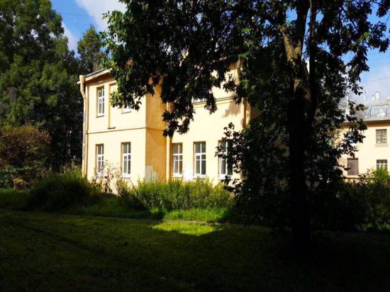 伊利扎洛娃酒店