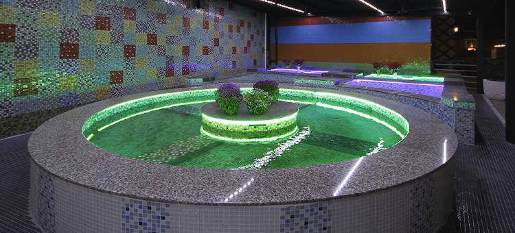 台东知本城艺术温泉会馆图片