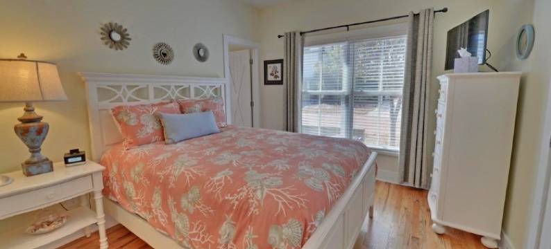 MCBTS 9 号黑水 DNB 酒店 - 三居之家(Mcbts 9 Blackwaterdnb - Three Bedroom House)图片