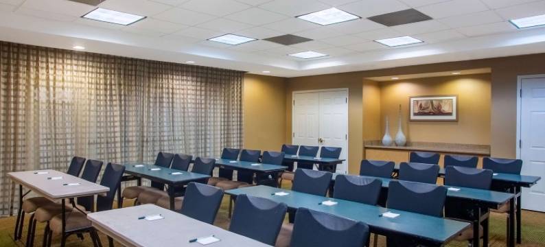 夏洛特机场南拉昆塔温德姆套房酒店(La Quinta Inn & Suites by Wyndham Charlotte Airport South)图片