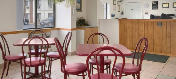 东莫林速8酒店(Super 8 by Wyndham East Moline)图片