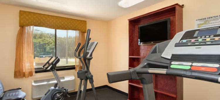 博林格林南温德姆速8酒店(Super 8 by Wyndham Bowling Green South)图片