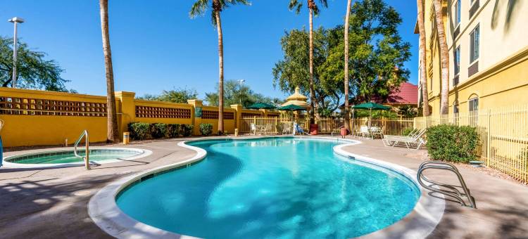 凤凰城西皮奥里亚拉昆塔温德姆套房酒店(La Quinta Inn & Suites by Wyndham Phoenix West Peoria)图片