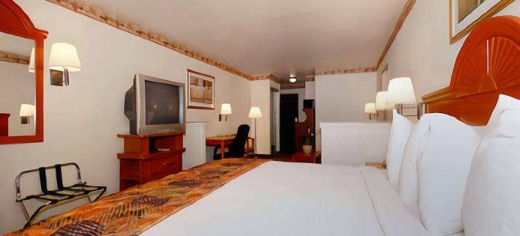 亨丽埃塔贝斯特韦斯特套房酒店(Best Western Henrietta Inn  Suites)图片