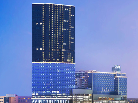 泗水屯军干广场福朋喜来登酒店