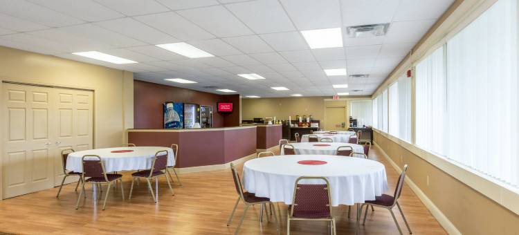 诺顿海岸/马斯基根温德姆戴斯酒店及套房(Days Inn & Suites by Wyndham Norton Shores/Muskegon)图片