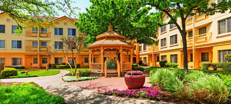 达拉斯DFW机场北拉昆塔温德姆套房酒店(La Quinta Inn & Suites by Wyndham Dallas DFW Airport North)图片