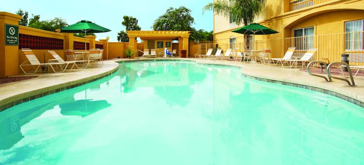 迈措沃迷信泉拉昆塔温德姆套房酒店(La Quinta Inn & Suites by Wyndham Mesa Superstition Springs)图片