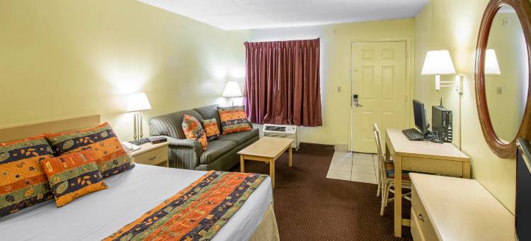 主门中心伊克诺套房旅馆(Econo Lodge Inn & Suites Maingate Central)图片