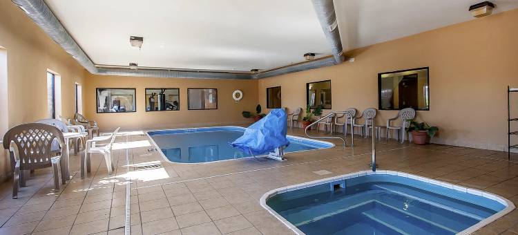 杰克逊开普吉拉多舒适套房酒店(Comfort Suites Jackson-Cape Girardeau)图片