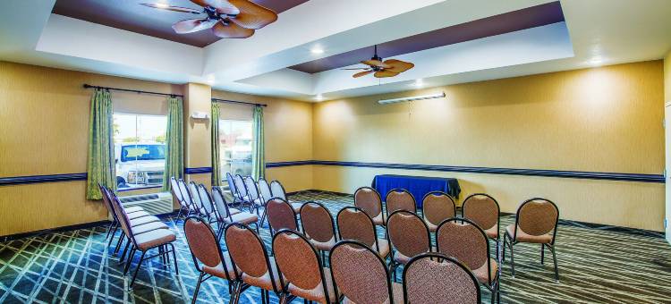 沃思堡福雷斯特希尔拉昆塔温德姆套房酒店(La Quinta Inn & Suites by Wyndham Ft. Worth - Forest Hill TX)图片