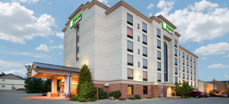 智选假日套房酒店布隆明(Holiday Inn Express & Suites Bloomington)图片
