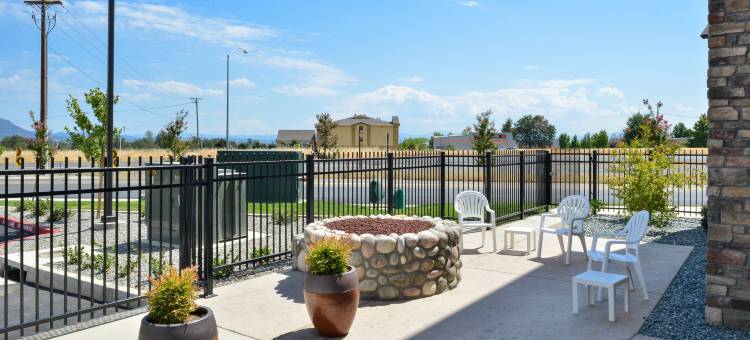 雷丁-沙斯塔湖舒适套房酒店(Comfort Suites Redding - Shasta Lake)图片