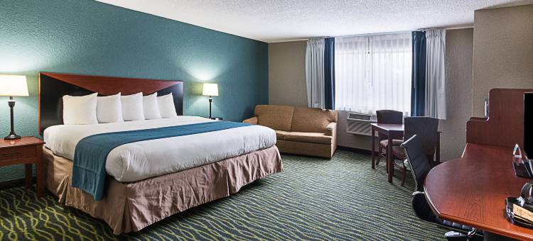 利斯堡湖泊群凯艺套房酒店(Quality Inn & Suites Leesburg Chain of Lakes)图片