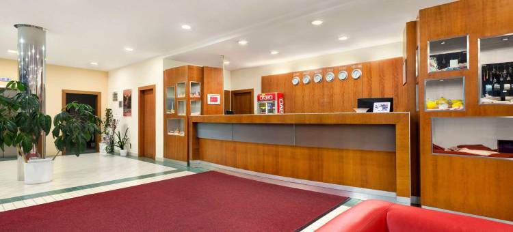 布拉格机场温德姆华美达酒店(Ramada by Wyndham Airport Prague)图片