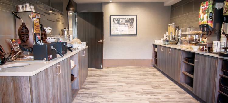 安克雷奇机场拉昆塔温德姆套房酒店(La Quinta Inn & Suites by Wyndham Anchorage Airport)图片