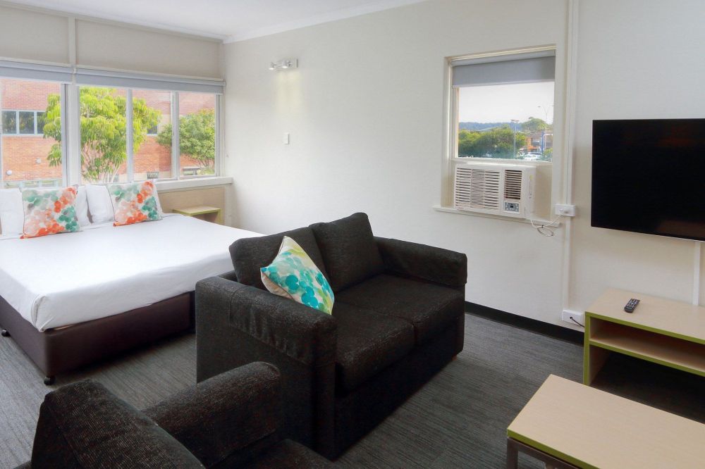 Palm Beach HotelOver view