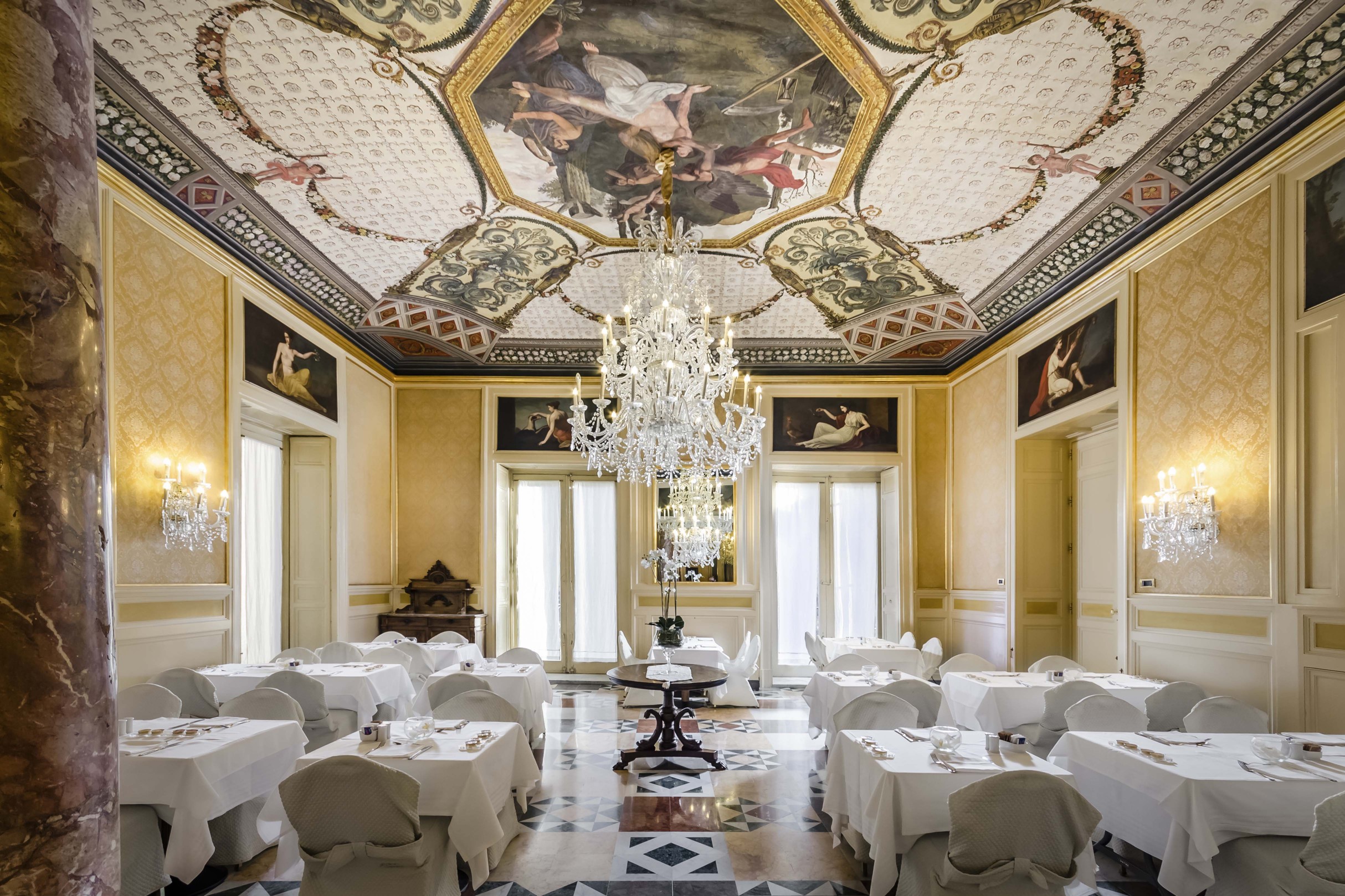 Eurostars Centrale Palace HotelOver view