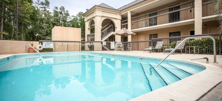 艾肯南克拉丽奥酒店及套房(Clarion Inn & Suites Aiken South)图片