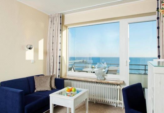 Maris Hotel Overview