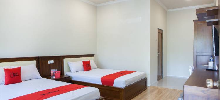 外南罗西购物中心附近瑞德多兹普拉斯酒店(RedDoorz Plus Near Mall Roxy Banyuwangi)图片