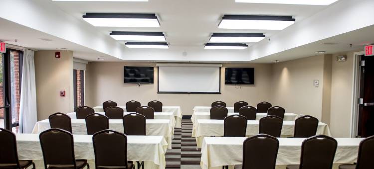 格林斯伯勒机场福朋喜来登酒店(Four Points by Sheraton Greensboro Airport)图片