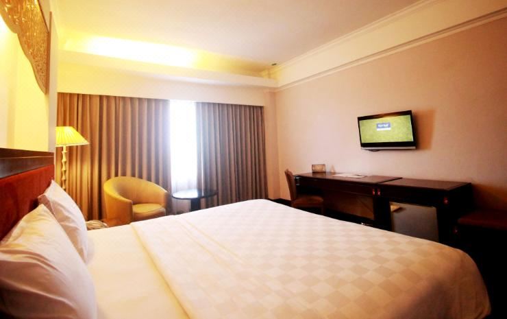 Kyriad Hotel Bumiminang Hotel Reviews And Room Rates - 