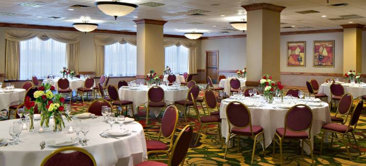 锡达拉皮兹万豪酒店(Radisson Hotel Cedar Rapids)图片