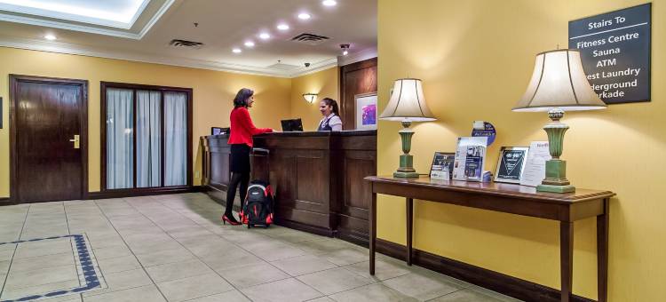 市区贝斯特韦斯特优质套房酒店(Best Western Plus Suites Downtown)图片