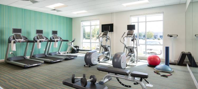 Holiday Inn Express Visalia - Sequoia Gateway Area图片