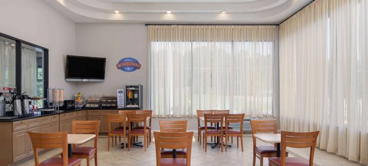 道格拉斯维尔亚特兰大呗盟套房酒店(Baymont by Wyndham Douglasville Atlanta)图片