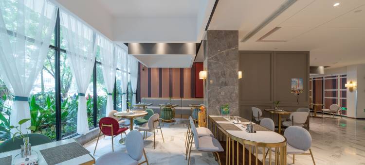 白玉兰酒店(钦州湾广场高铁东站店)图片