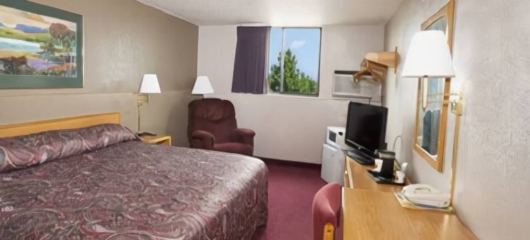 詹姆斯敦速8酒店(Super 8 by Wyndham Jamestown)图片