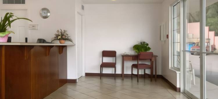 乡村湖-温菲尔德地区速8酒店(Super 8 by Wyndham Lake Country/Winfield Area)图片