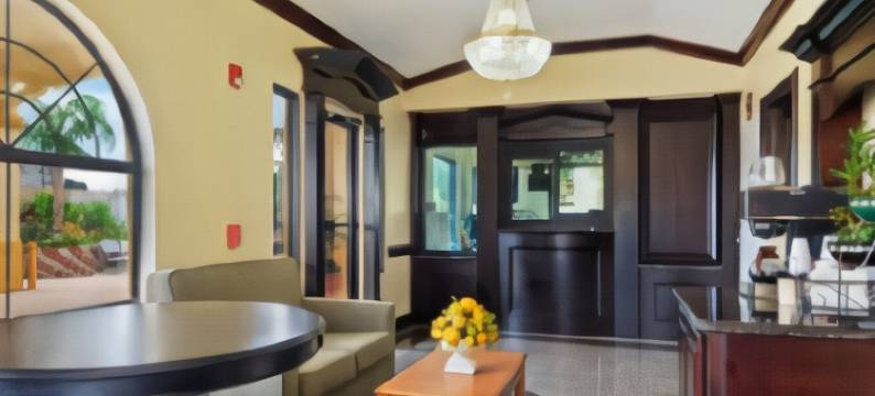 休斯顿霍比机场南速8酒店(Super 8 by Wyndham Houston Hobby Airport South)图片