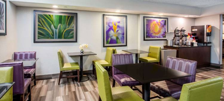 劳德代尔堡塔玛拉克拉昆塔温德姆套房酒店(La Quinta Inn & Suites by Wyndham Fort Lauderdale Tamarac)图片
