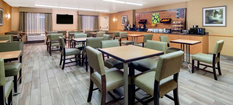 尔湾光谱温德姆拉昆塔酒店(La Quinta by Wyndham Irvine Spectrum)图片