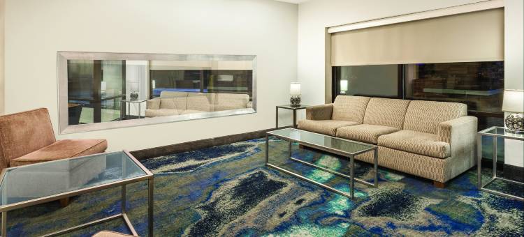 费城机场拉昆塔温德姆套房酒店(La Quinta Inn & Suites by Wyndham Philadelphia Airport)图片