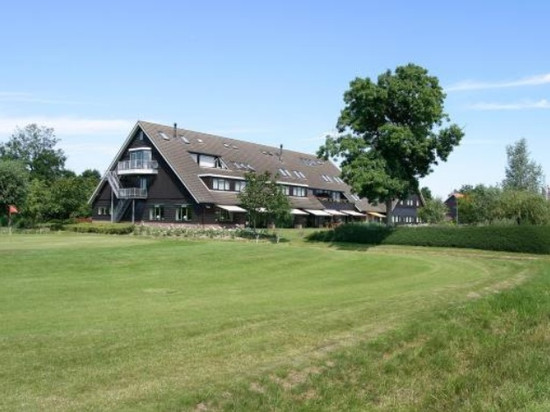 酒店，运动酒吧及Dorhout Mees黄铜餐厅