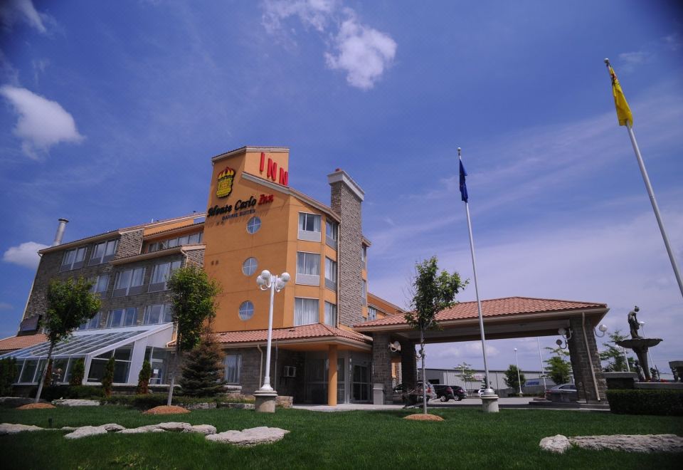 Monte Carlo Inn Barrie - Newly RenovatedHotel Overview