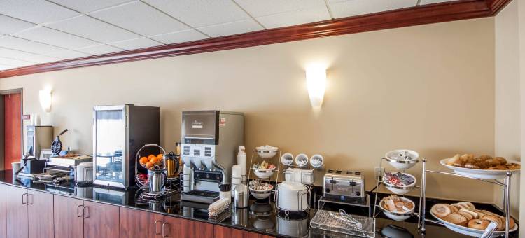 诺曼大学附近舒眠套房酒店(Sleep Inn & Suites Norman Near University)图片