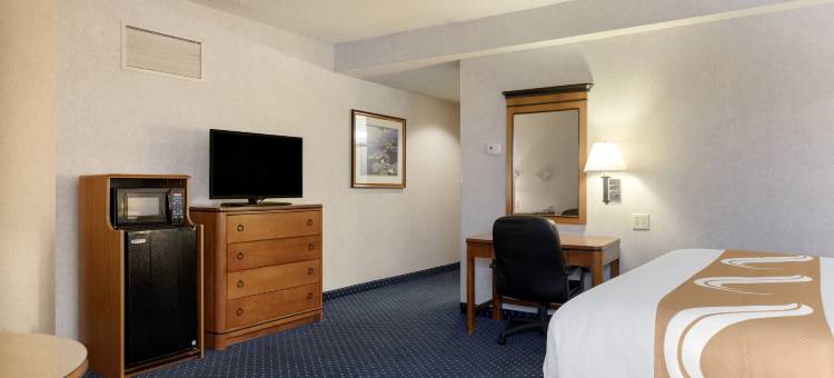 品质酒店奥本希尔斯-底特律北部(Quality Inn Auburn Hills - Detroit North)图片