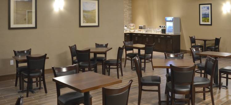 舒适套房酒店(Comfort Inn & Suites Merritt)图片