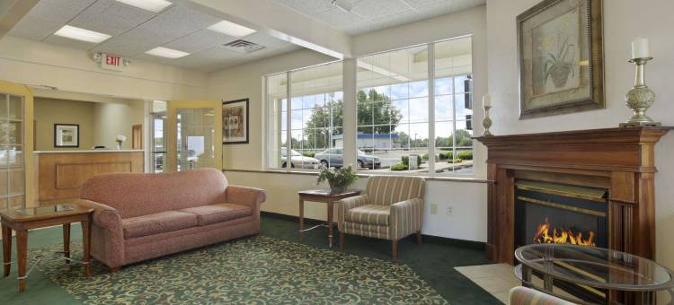 万枫克林顿港滨水套房酒店(Fairfield Inn & Suites Port Clinton Waterfront)图片