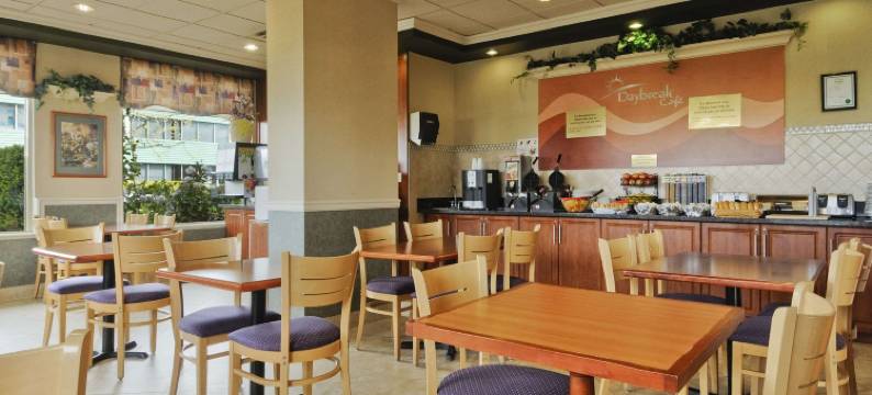 温德姆华机场戴斯酒店(Days Inn by Wyndham Vancouver Airport)图片